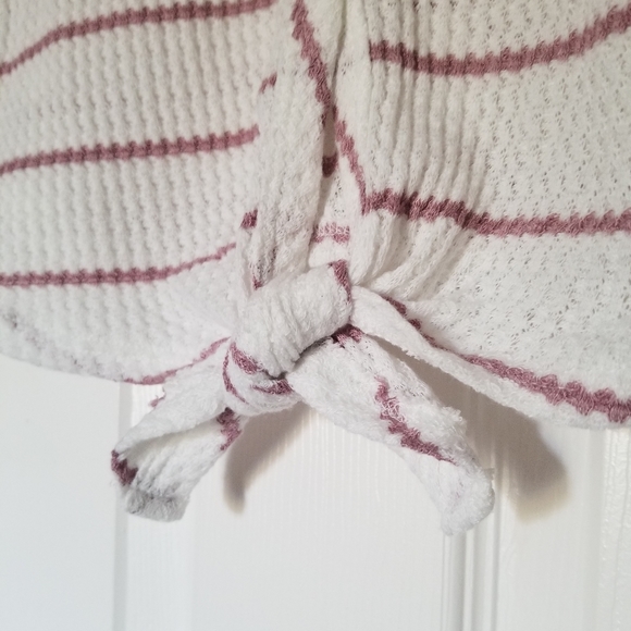 Waffle Knit Cropped Cardigan - Picture 3 of 7